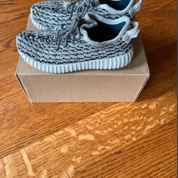 Yeezy Boost 350 - Picture 4 of 5